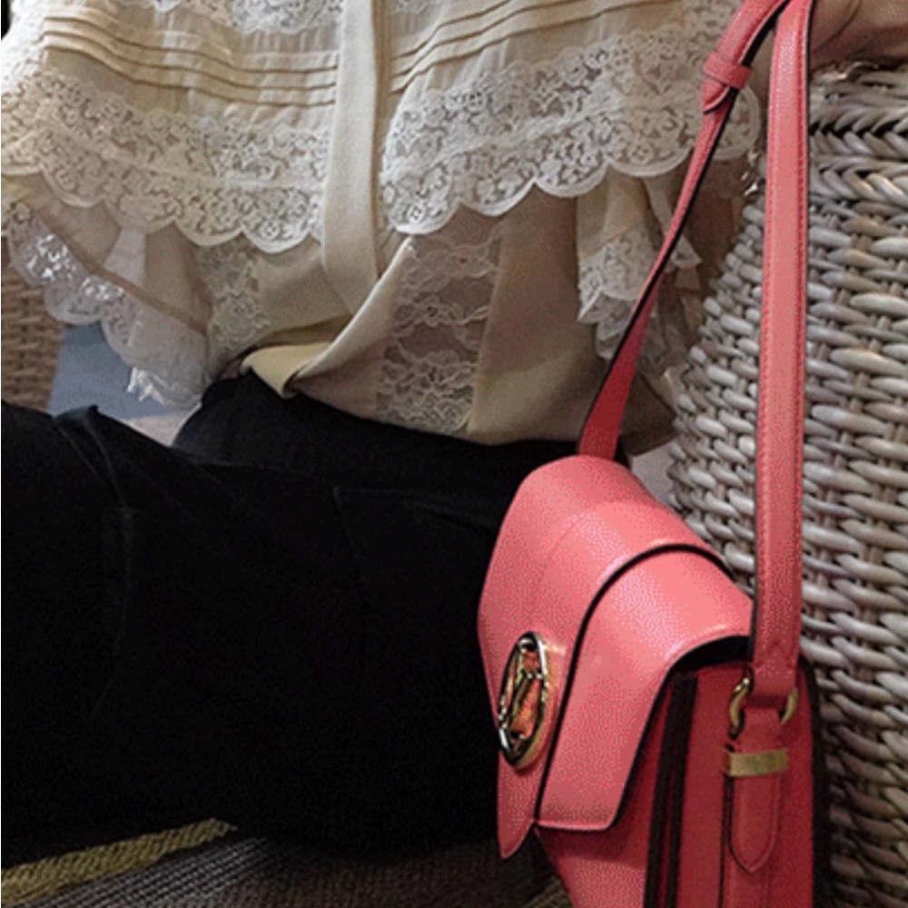 AUTHENTIC LOUISVUITON PONT 9 retail $4200 sale $1250 - Picture 3 of 16